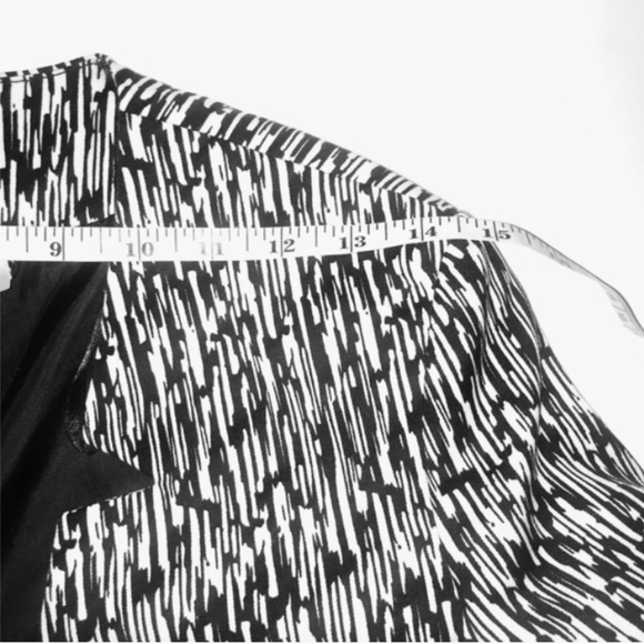 H&M Divided Abstract Black and White Striped collarless Blazer/Jacket/Suit - Picture 5 of 7